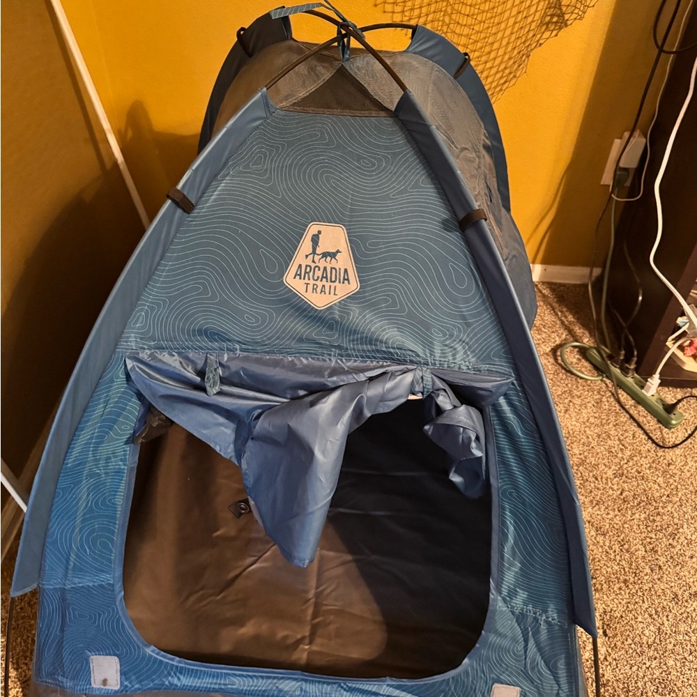 Acadia Trail Dog Tent - Picture 2 of 4